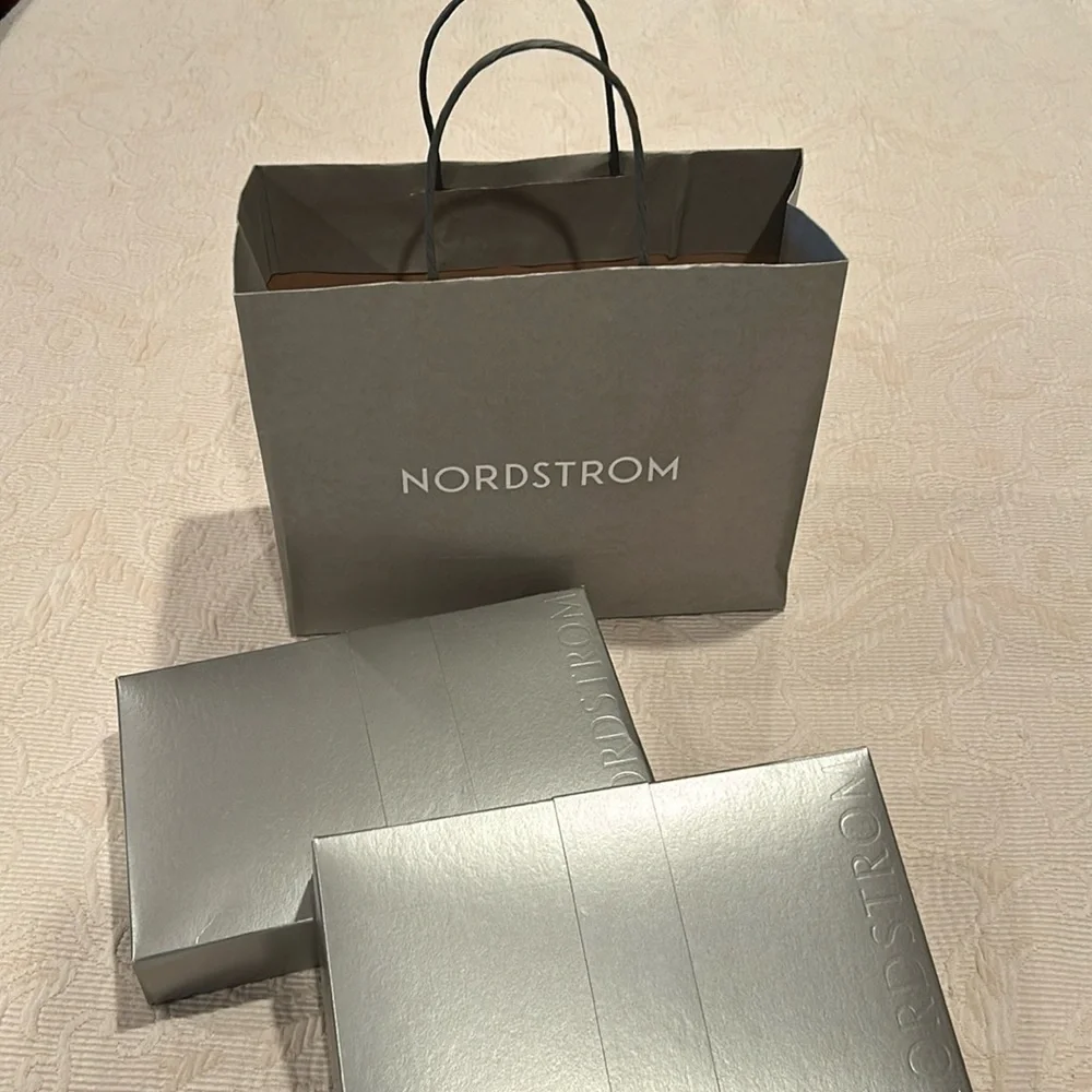 NWT Nordstrom unisex scarfs!